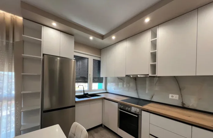 Tirane, jepet me qera apartament 1+1 Kati 6, 53 m² 600 € (Rruga Jordan Misja)