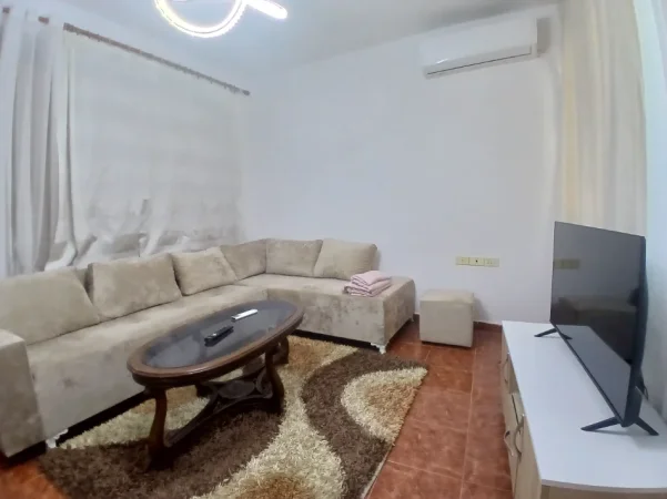 Tirane, jepet me qera apartament 1+1 Kati 1, 40 m² 300 € (Don bosko)
