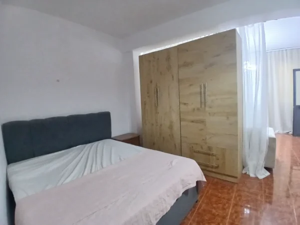 Tirane, jepet me qera apartament 1+1 Kati 1, 40 m² 300 € (Don bosko)