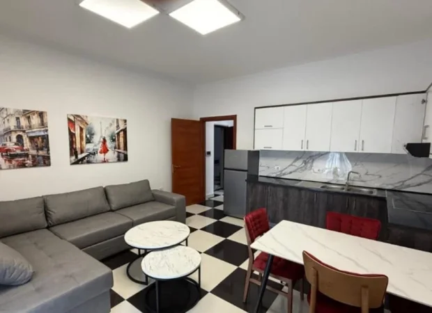 Tirane, jepet me qera apartament 1+1 Kati 2, 70 m² 600 € (Xhamlliku)