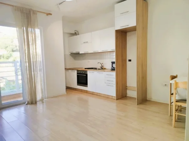 Tirane, shitet apartament 1+1+Aneks+Ballkon Kati 4, 52 m² 79.500 € (Rruga Llazi Miho)
