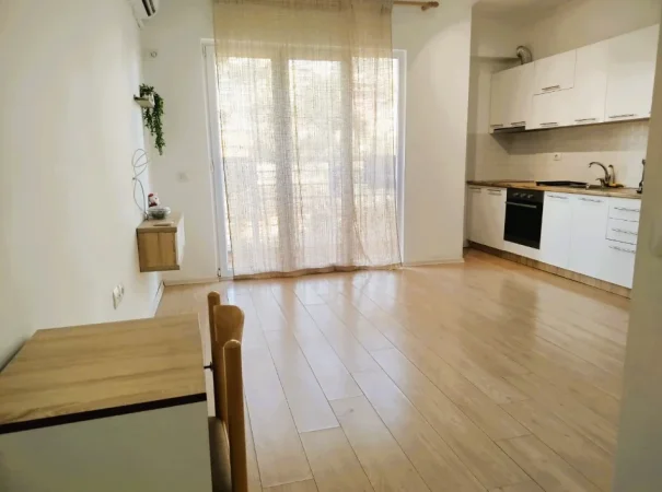 Tirane, shitet apartament 1+1+Aneks+Ballkon Kati 4, 52 m² 79.500 € (Rruga Llazi Miho)