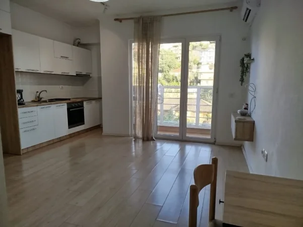 Tirane, shitet apartament 1+1+Aneks+Ballkon Kati 4, 52 m² 79.500 € (Rruga Llazi Miho)