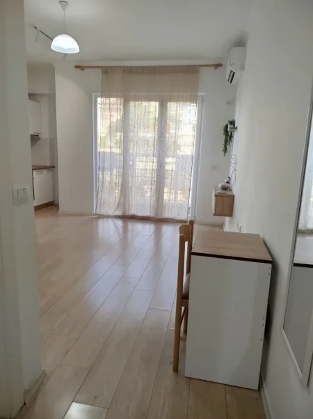 Tirane, shitet apartament 1+1+Aneks+Ballkon Kati 4, 52 m² 79.500 € (Rruga Llazi Miho)