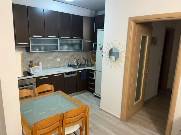 Tirane, jepet me qera apartament 2+1+Ballkon Kati 6, 106 m² 220.000 € (don Bosko)