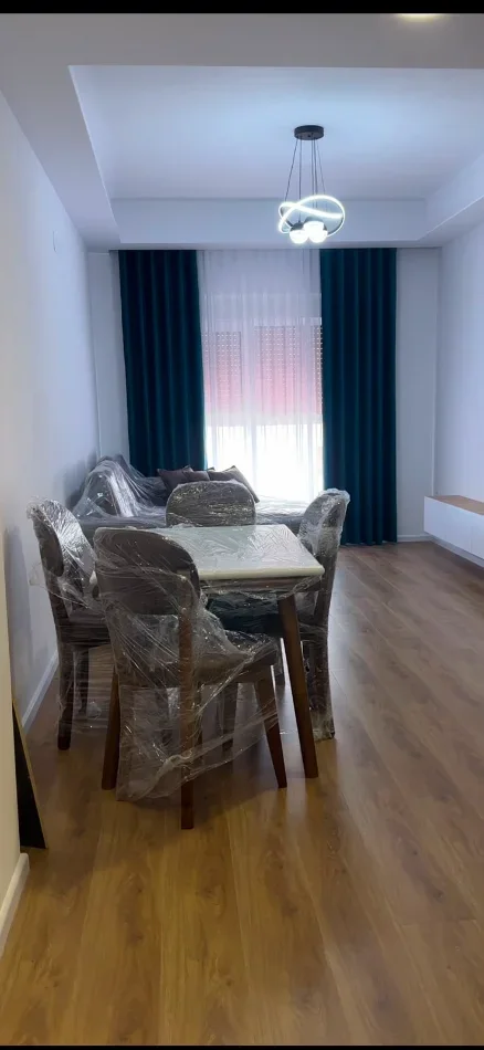 Tirane, jepet me qera apartament 2+1 Kati 3, 80 m² 600 € (Rruga Ali Demi)
