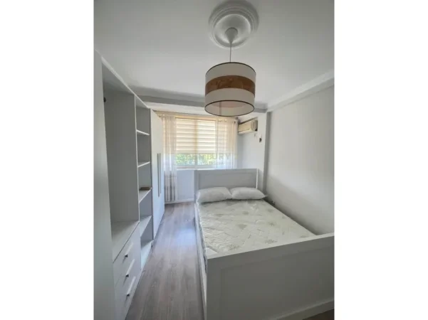 Tirane, jepet me qera apartament 1+1 Kati 4, 60 m² 500 € (marteniteti i ri)