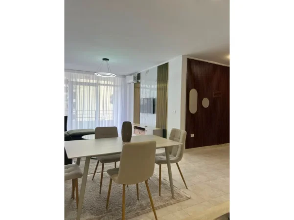 Tirane, jepet me qera apartament 2+1 Kati 1, 92 m² 590 € (Astir)