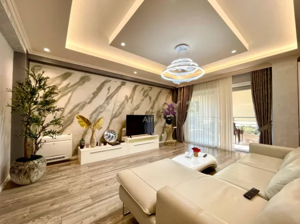 Tirane, jepet me qera apartament 1+1+Ballkon Kati 1, 80 m² 900 € (teg)