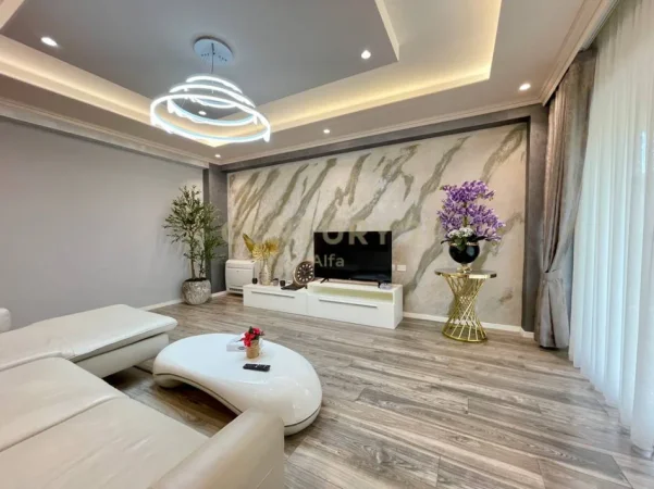 Tirane, jepet me qera apartament 1+1+Ballkon Kati 1, 80 m² 900 € (teg)