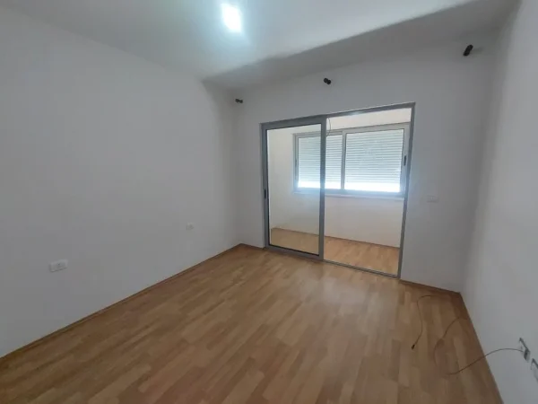 Tirane, jepet me qera apartament 2+1 Kati 5, 90 m² 450 € (Rruga 5 Maji)