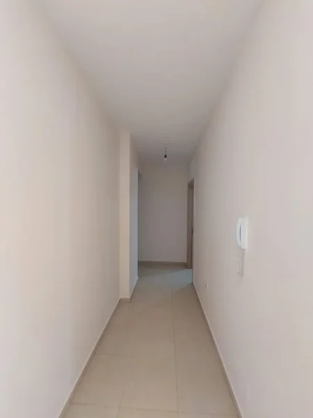 Tirane, jepet me qera apartament 2+1 Kati 5, 90 m² 450 € (Rruga 5 Maji)