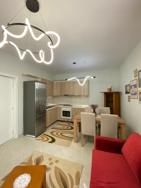 Tirane, jepet me qera apartament 1+1+Aneks+Ballkon Kati 1, 60 m² 550 € (Ambasada Amerikane)