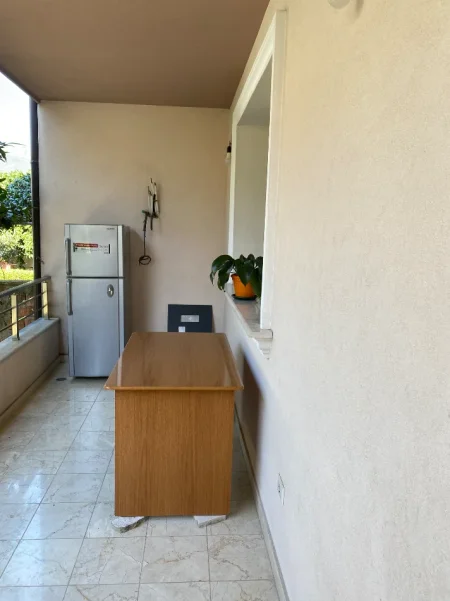Tirane, jepet me qera apartament 1+1+Aneks+Ballkon Kati 1, 60 m² 550 € (Ambasada Amerikane)