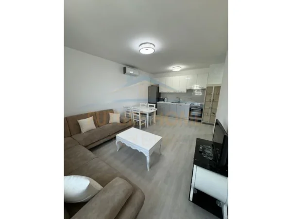 Tirane, jepet me qera apartament 1+1 Kati 3, 65 m² 470 € (Unaza e Re)