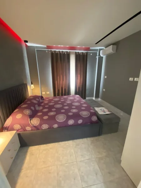 Durres, jepet me qera apartament 1+1 Kati 5, 68 m² 98000 € (Durres)