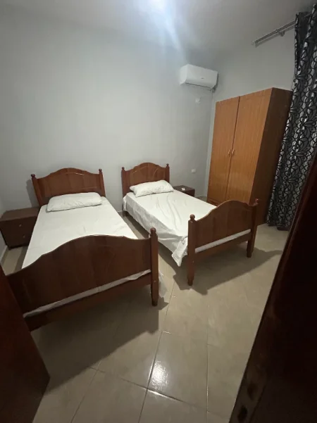 Vlore, jepet me qera apartament 1+1+Ballkon Kati 4, 100 m² (Rruga kosova)