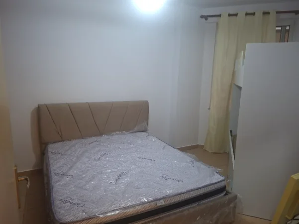 Tirane, jepet me qera nga Pronari, pa-komision apartament 1+1+Aneks+Ballkon Kati 2, 80 m² 400 € (Astir)