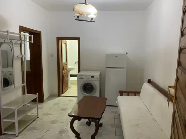 Tirane, jepet me qera shtepi 1+1+Ballkon Kati 0, 78 m² 340 € (ne rrugen Besa Tirane.)