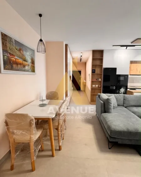 Tirane, jepet me qera apartament 1+1+Ballkon Kati 4, 65 m² 750 € (Rruga Myslym Shyri)