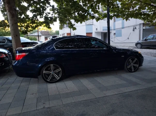 Vlore, shes makine BMW 528I 2009 Benzine/Gas Automat Benzin+Gaz, blu automatik Klima 206.000 km 10.000 €