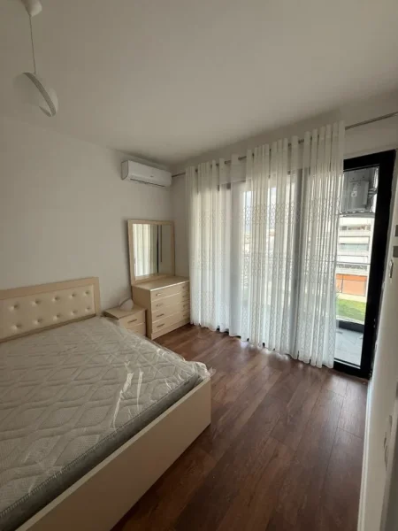 Tirane, jepet me qera apartament 1+1 Kati 2, 65 m² 550 € (Don Bosko)
