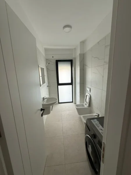 Tirane, jepet me qera apartament 1+1 Kati 2, 65 m² 550 € (Don Bosko)