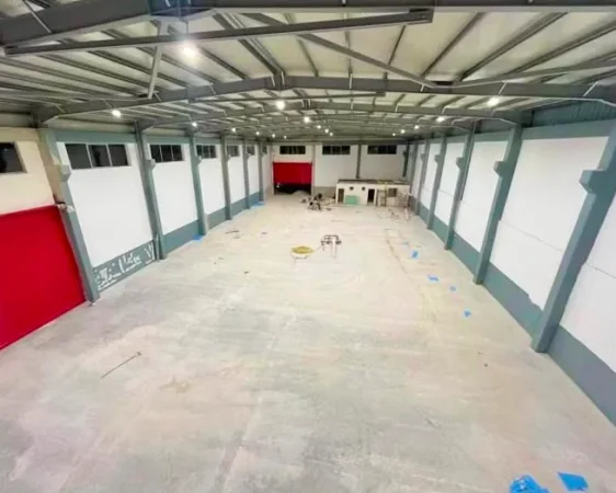 Tirane, shitet ambjent biznesi Kati 0, 2.500 m² 1.300.000 € 