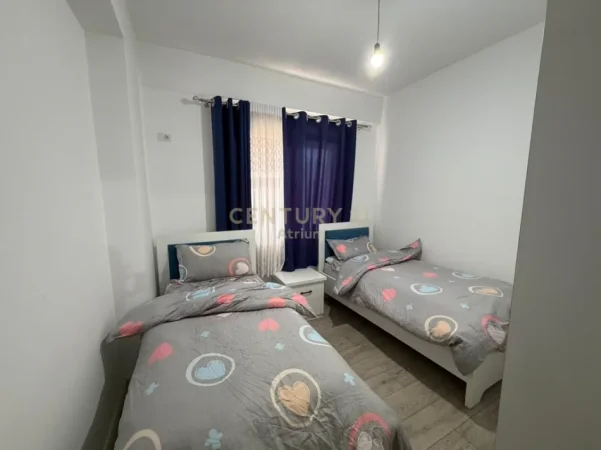 Tirane, jepet me qera apartament 2+1 Kati 8, 106 m² 800 € (perballe spitalit amerikan 3 tek golden park)