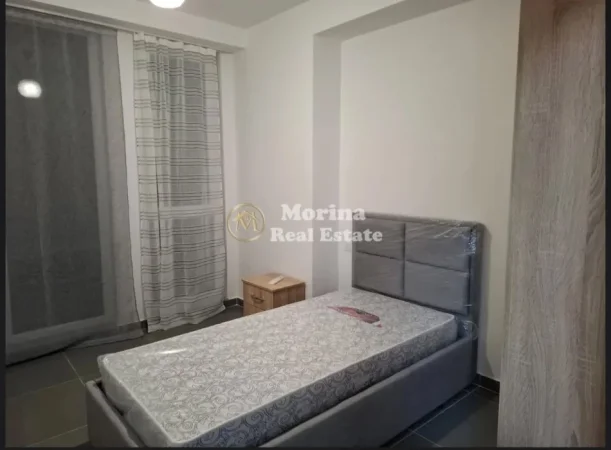 Tirane, jepet me qera apartament 3+1 Kati 3, 116 m² 650 € (Rruga 5 Maji)