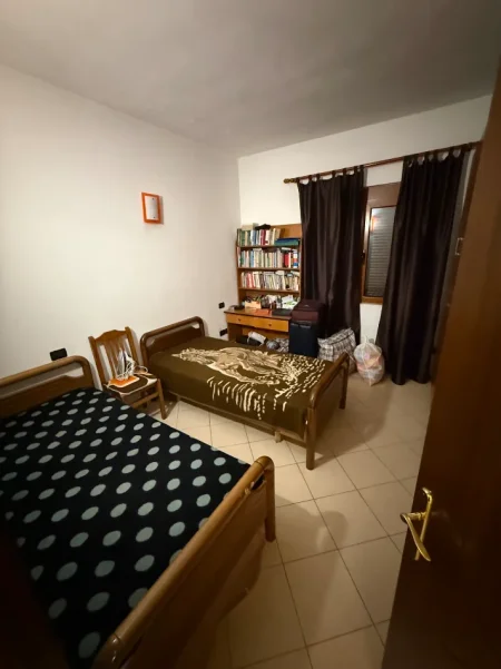 Tirane, jepet me qera apartament 2+1+Ballkon Kati 2, 120 m² 550 € (Ernest Bushati)