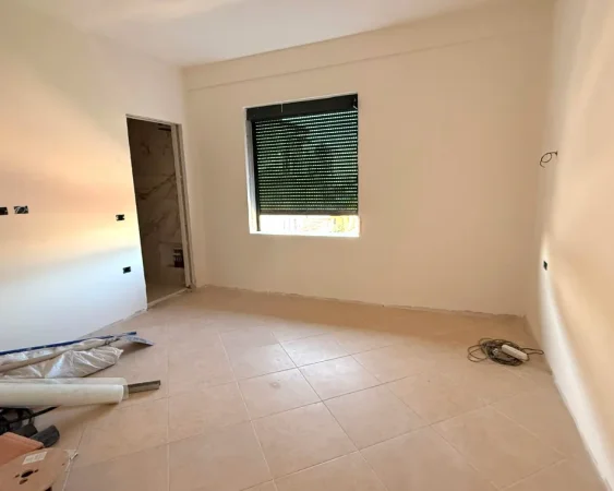 Tirane, shitet apartament 5+1 Kati 3, 127 m² 220.000 € (Rruga Hasan Vogli)