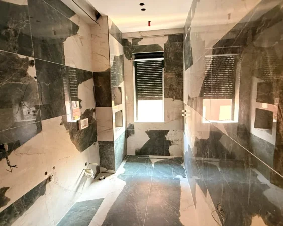 Tirane, shitet apartament 5+1 Kati 3, 127 m² 220.000 € (Rruga Hasan Vogli)