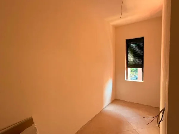 Tirane, shitet apartament 5+1 Kati 3, 127 m² 220.000 € (Rruga Hasan Vogli)