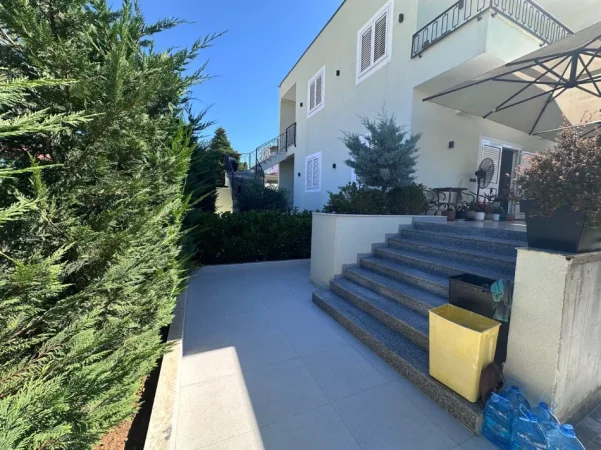 Tirane, shitet nga Pronari, pa-komision Vile Vile 2 Katshe Kati 2, 314 m² 65.000.000 ALL (Rr Shefqet Kuka)
