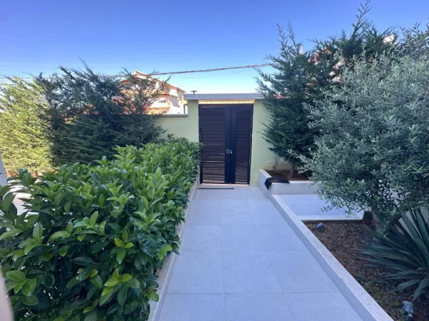 Tirane, shitet nga Pronari, pa-komision Vile Vile 2 Katshe Kati 2, 314 m² 65.000.000 ALL (Rr Shefqet Kuka)