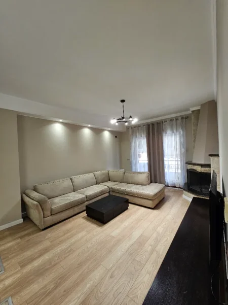 Tirane, shitet nga Pronari, pa-komision apartament 2+1+Aneks+Ballkon Kati 3, 121 m² 249.000 € (Rrapo hekali)
