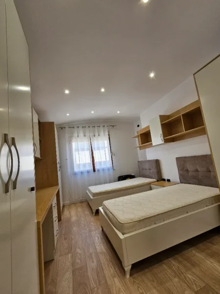 Tirane, shitet nga Pronari, pa-komision apartament 2+1+Aneks+Ballkon Kati 3, 121 m² 249.000 € (Rrapo hekali)