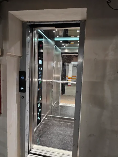 Tirane, shitet nga Pronari, pa-komision apartament 2+1+Aneks+Ballkon Kati 3, 121 m² 249.000 € (Rrapo hekali)