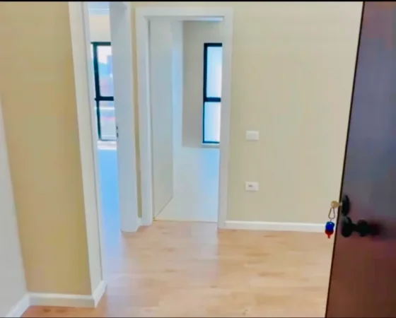 Tirane, shitet apartament 2+1+Ballkon , 118 m² 330.000 € (21-Dhjetori)