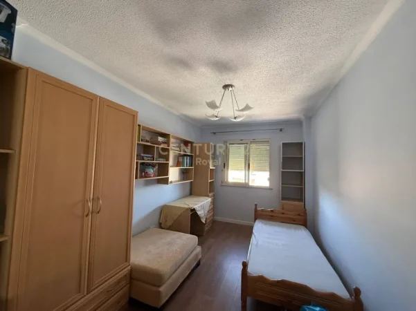 Tirane, jepet me qera apartament 2+1 Kati 8, 120 m² 850 € (rruga e elbasanit)