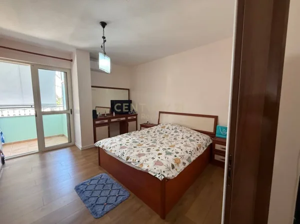 Tirane, jepet me qera apartament 2+1 Kati 8, 120 m² 850 € (rruga e elbasanit)