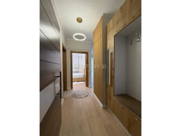 Tirane, shitet apartament 1+1+Ballkon Kati 2, 60 m² 142.000 € (selite perballe spitalit amerikan 3 tek golden park)