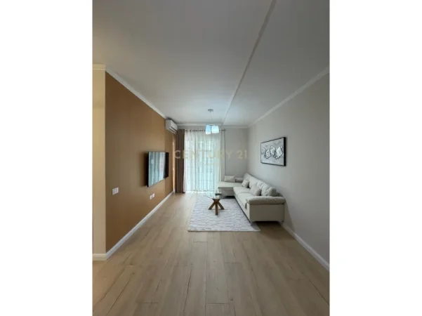 Tirane, shitet apartament 1+1+Ballkon Kati 2, 60 m² 142.000 € (selite perballe spitalit amerikan 3 tek golden park)