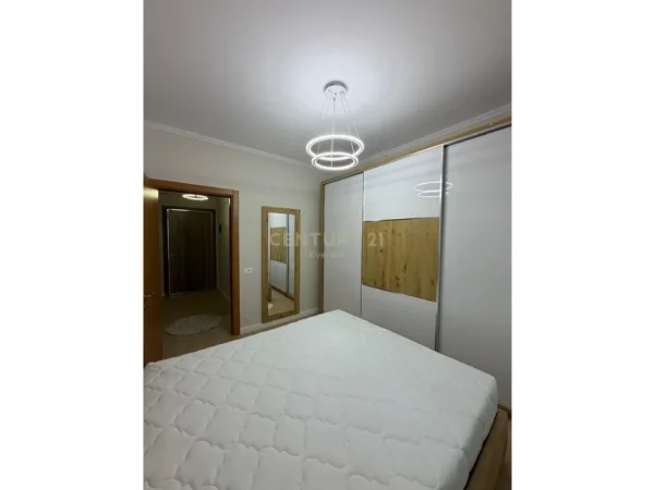 Tirane, shitet apartament 1+1+Ballkon Kati 2, 60 m² 142.000 € (selite perballe spitalit amerikan 3 tek golden park)