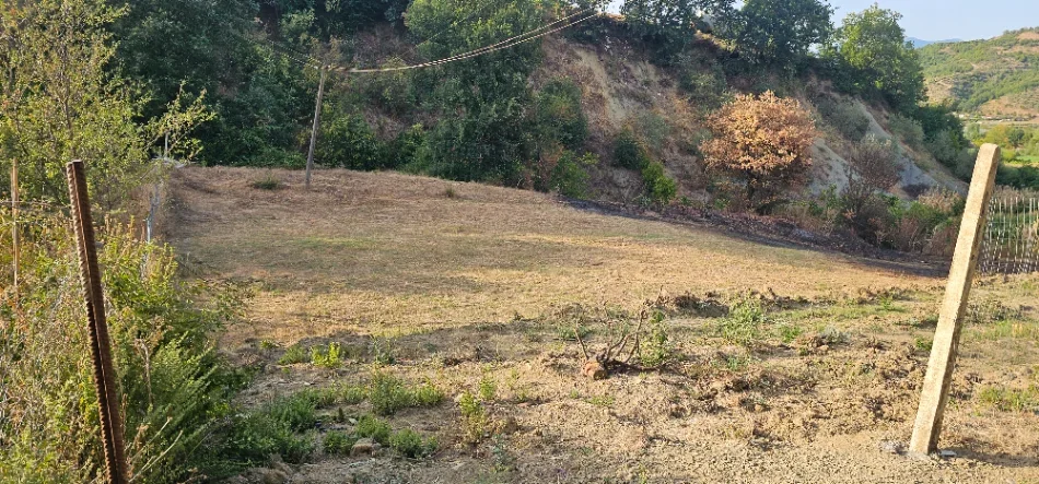 Tirane, shitet toke , 1.500 m² 40.milion (Baldushk)