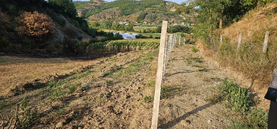Tirane, shitet toke , 1.500 m² 40.milion (Baldushk)