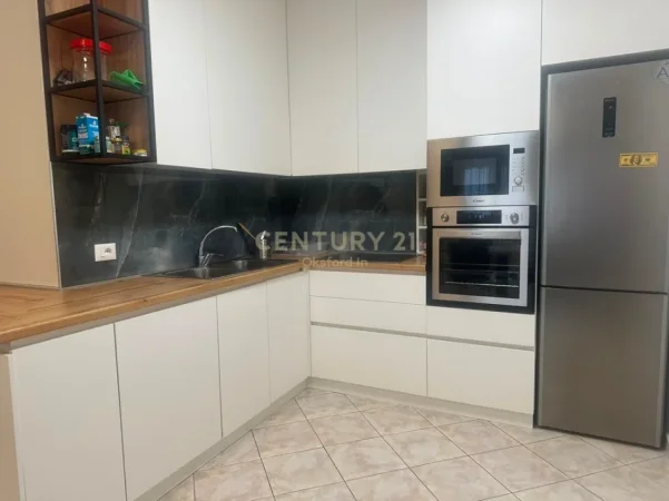Tirane, shitet apartament 2+1+Ballkon Kati 7, 137 m² 260.000 € (don bosko)
