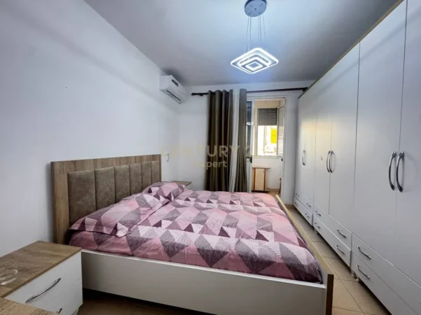 Tirane, jepet me qera apartament 2+1 Kati 1, 78 m² 650 € (mine peza)