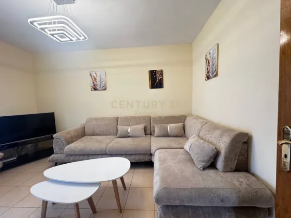 Tirane, jepet me qera apartament 2+1 Kati 1, 78 m² 650 € (mine peza)
